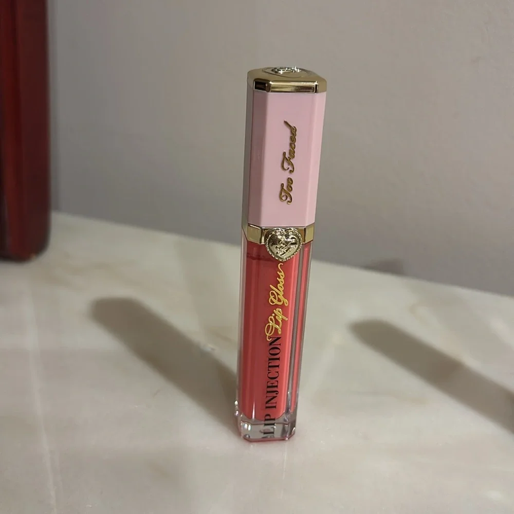 Too Faced Lip Injection Power Plumping Hydrating Lip Gloss